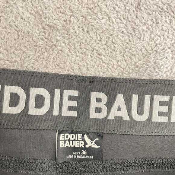 NEW Eddie Bauer Rainier 10” Tech Shorts Men’s 36 Cargo Outdoor Black J164 - Picture 7 of 7